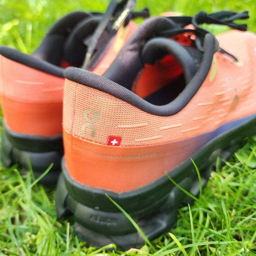 Women's On Running Cloudspark Size 10.5 - image 4